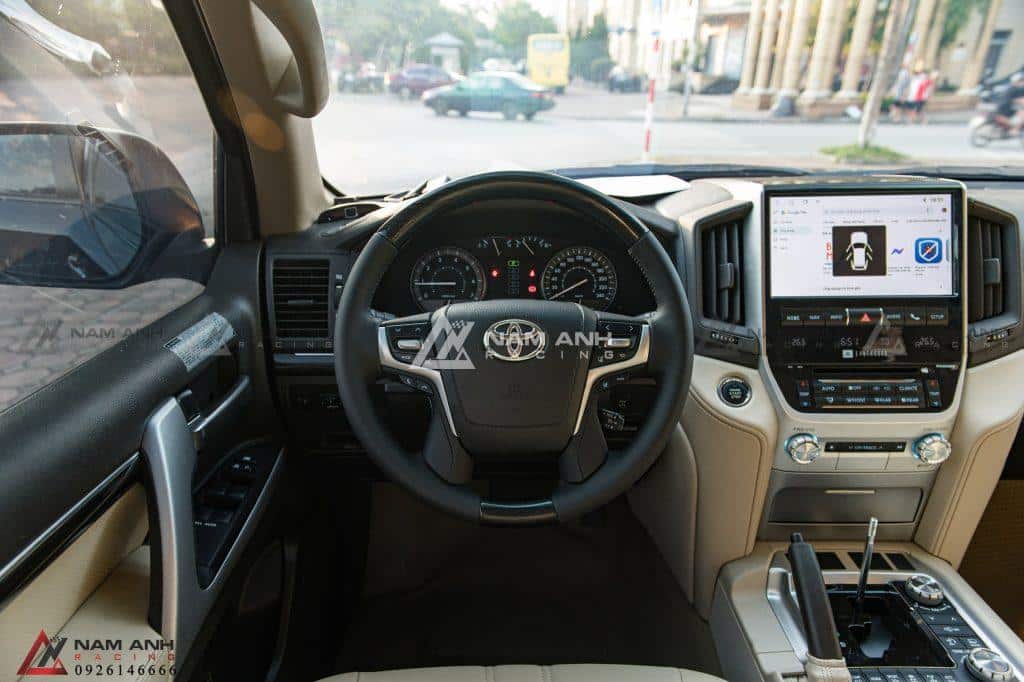 Độ nội thất Land Cruiser  thể hiện sự hiện đại, sang trọng