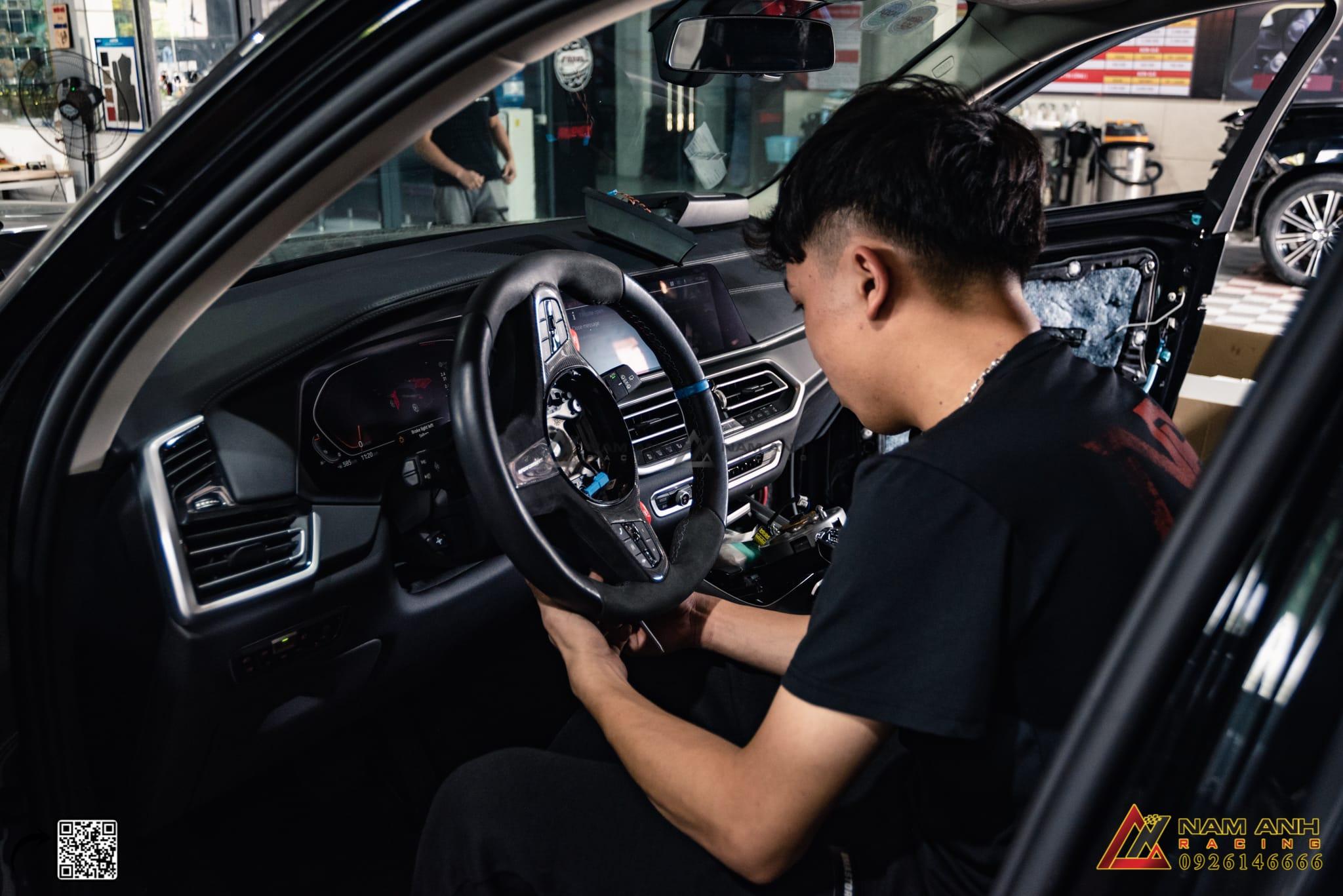 Những chức năng này không chỉ đưa ra cảnh báo mà còn mang lại trải nghiệm lái xe thông minh, an toàn và linh hoạt, giúp người lái tự tin hơn khi di chuyển trên đường.