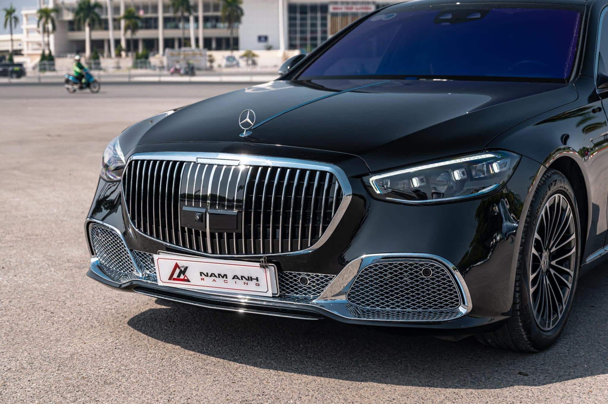 Độ chiếc Mercedes-Benz S450 thành phiên bản Maybach (w223) là một quyết định mang tính biểu tượng, nơi sự sang trọng và đẳng cấp không chỉ được nâng tầm mà còn được cá nhân hóa một cách tinh tế.