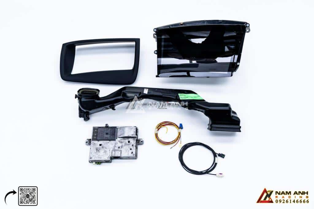 HUD của Mercedes-Benz GLC-Class 2024 (X254) còn có khả năng cung cấp các cảnh báo an toàn trực quan