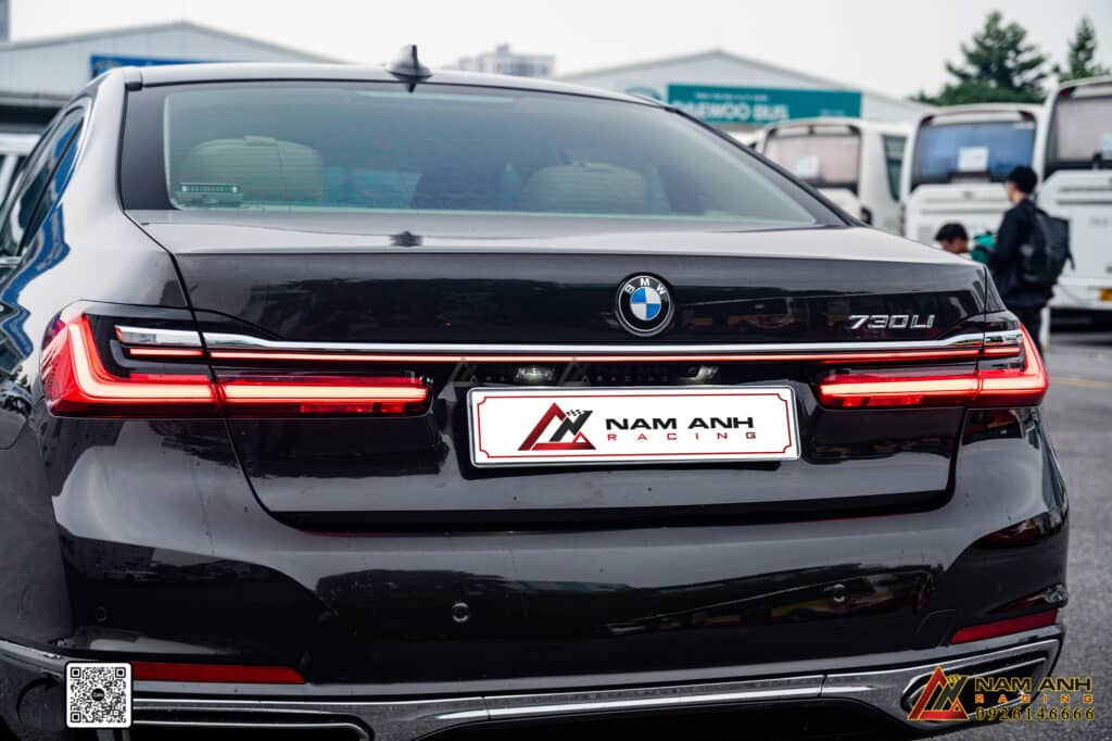 Tai xe và capo là những chi tiết không thể thiếu để nâng cấp