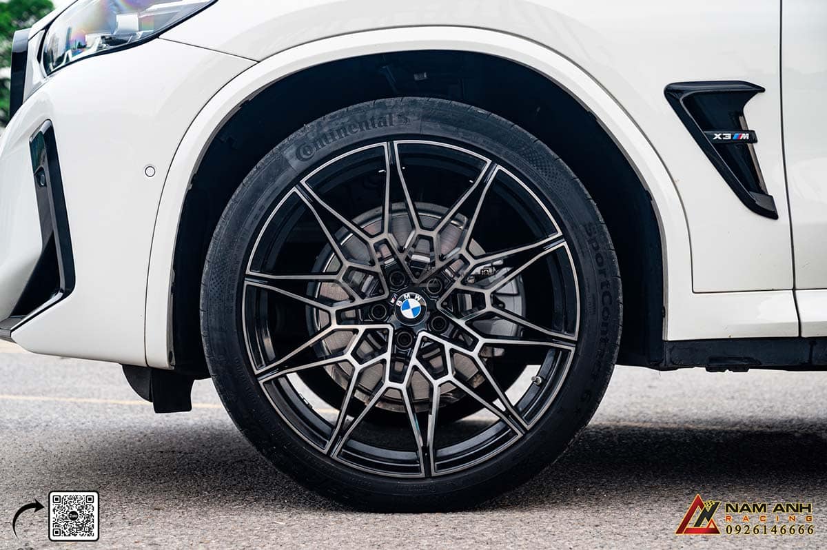 Mâm xe lắp đặt bodykit mang lại vẻ ngoài thể thao, đầy cá tính và nâng cao hiệu suất vận hành cho BMW X3 G01