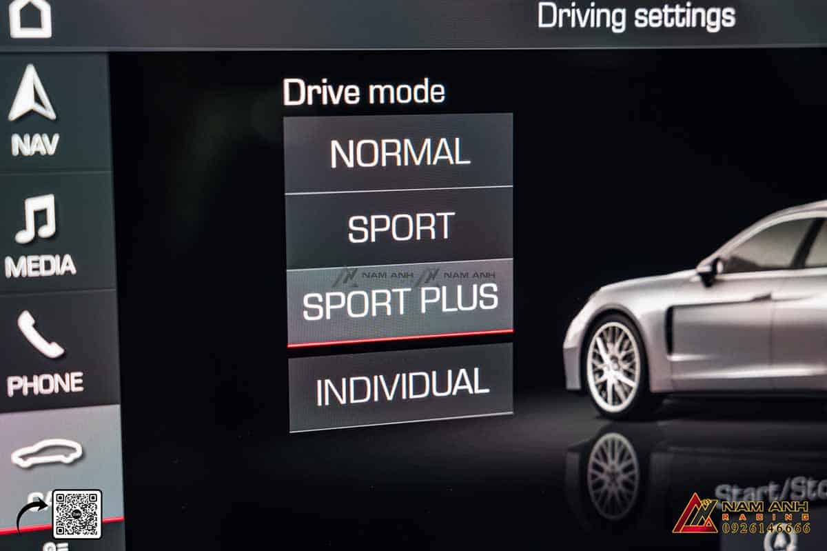 Đồng hồ Sport Chrono – Tăng độ chính xác, đồng thời nâng giá trị thẩm mỹ cho nội thất Porsche Cayenne