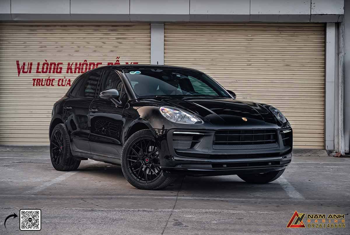 "Tận hưởng giải trí đỉnh cao với màn hình 10.1 inch trên Porsche Macan