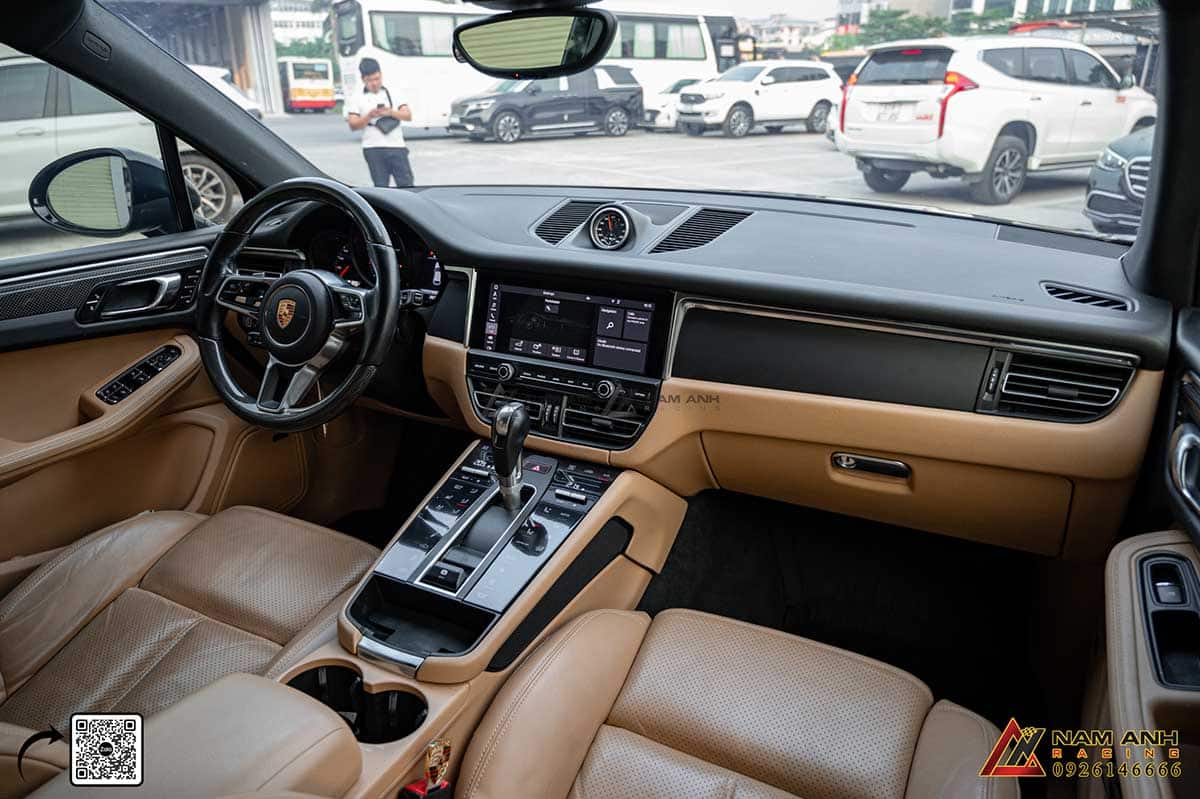 Màn hình giải trí kết nối đa phương tiện mang đến sự tiện nghi và sang trọng