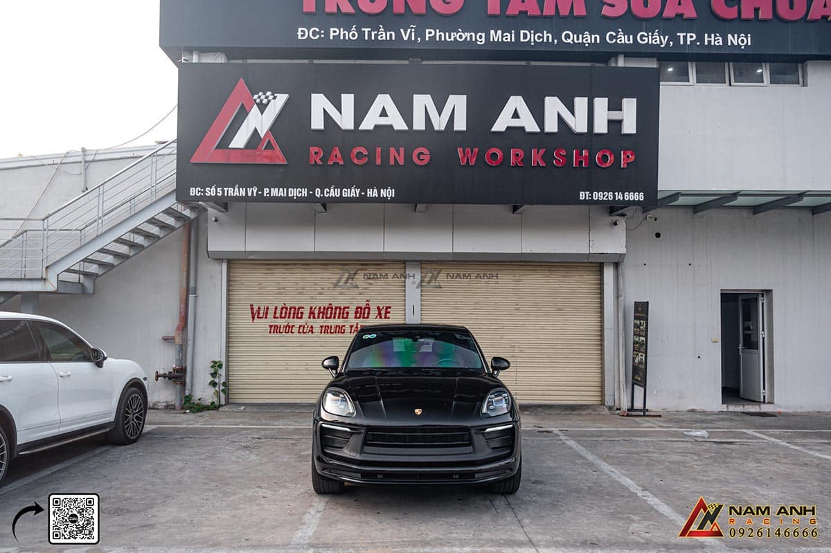 Lắp đặt hệ thống màn hình giải trí 10.1inch chính hãng Porsche Macan an tâm chất lượng tại Nam Anh Racing