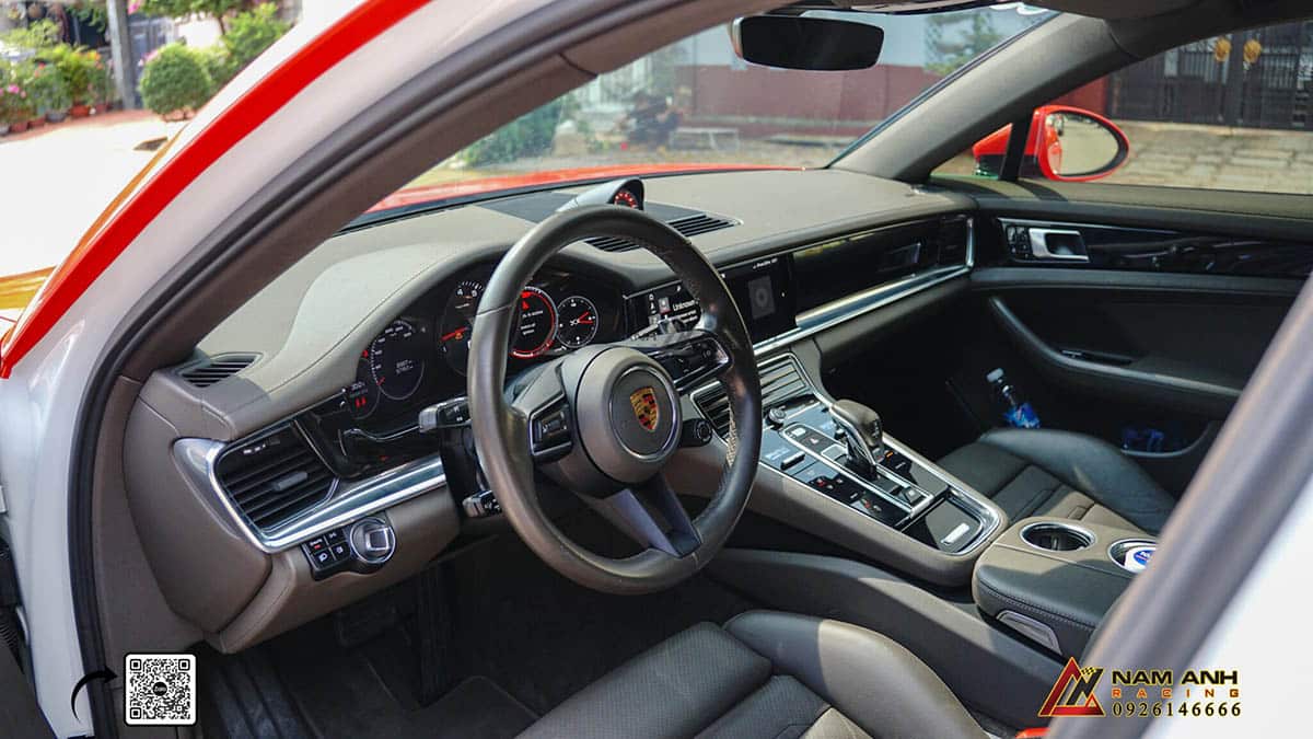 Với Sport Chrono, Porsche Panamera giúp tối ưu hóa khả năng tăng tốc và điều khiển