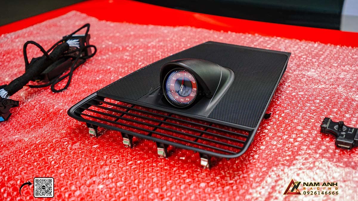 Hệ thống Sport Chrono cho Porsche Panamera còn có khả năng điều chỉnh động cơ và hộp số