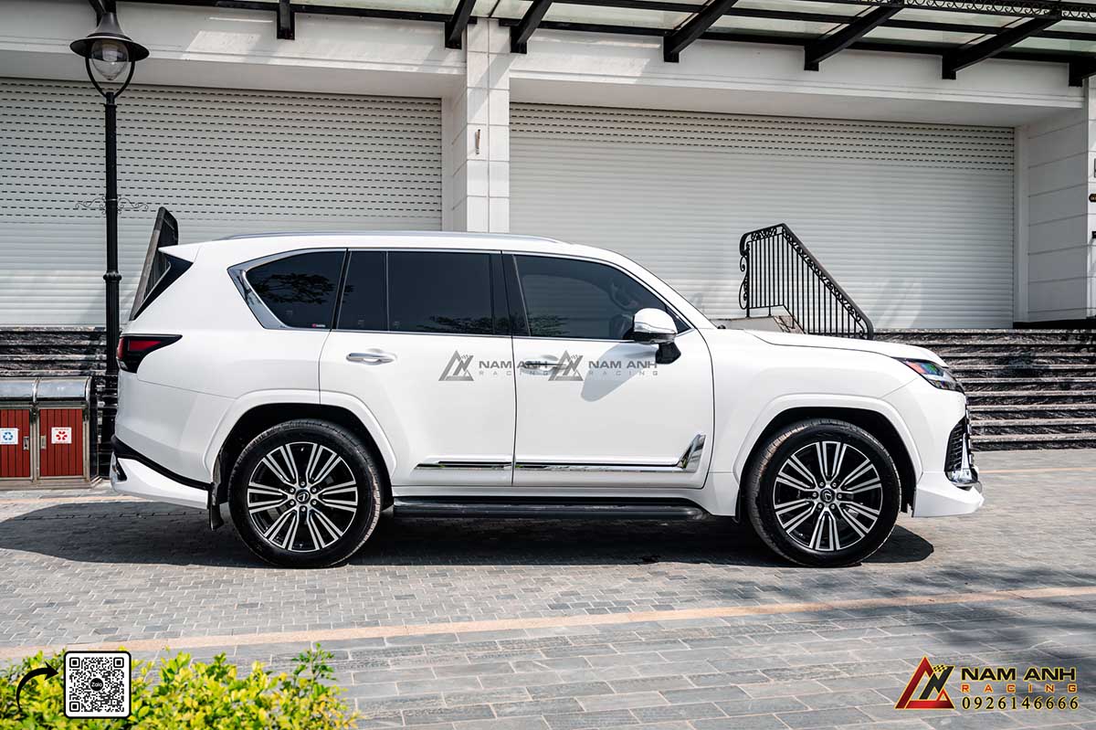 Đường nét tinh tế ốp hông, tăng tính đồng bộ cho xe