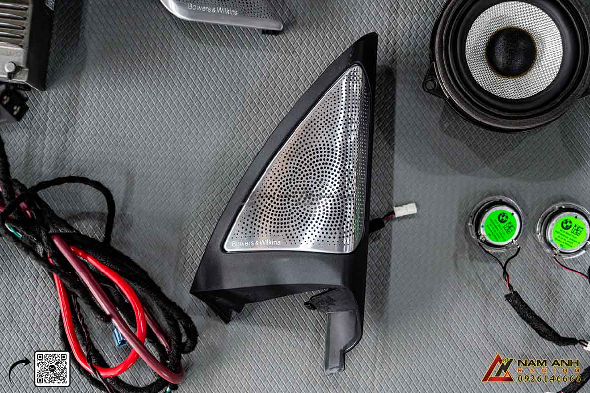 Nâng cấp không gian nội thất BMW với loa Bowers & Wilkins chất lượng cao