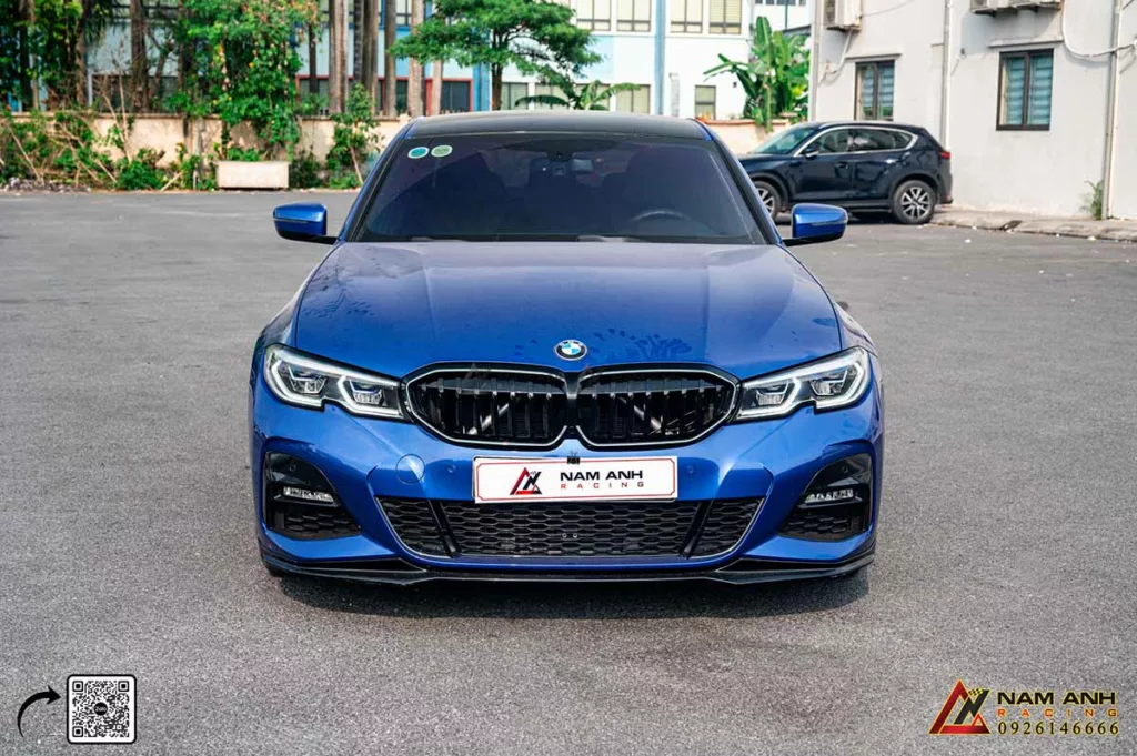 Mặt ca lăng BMW 3-Series G20 phát sáng