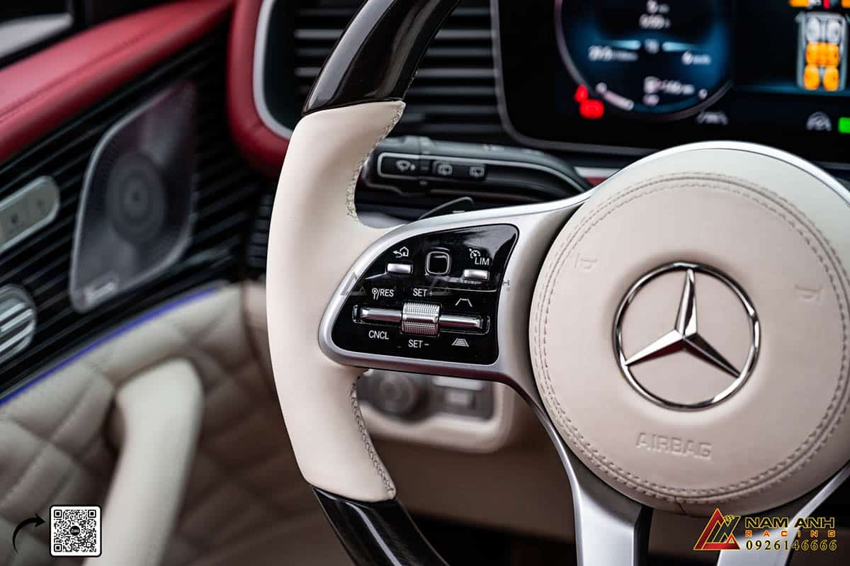 Vô lăng xe Mercedes GLS450 với các nút điều khiển tích hợp giúp cải thiện trải nghiệm lái xe