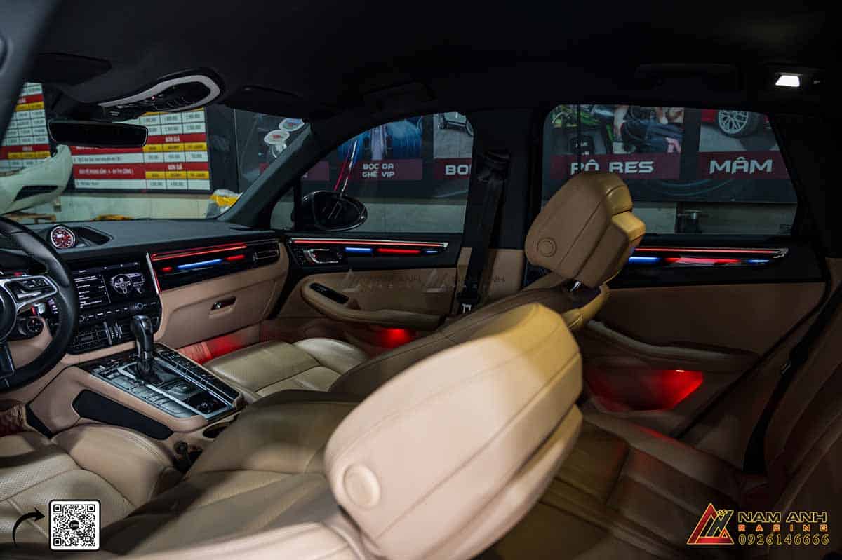 Hệ thống LED thông minh, tự động điều chỉnh độ sáng phù hợp với môi trường, nâng cao trải nghiệm lái xe!