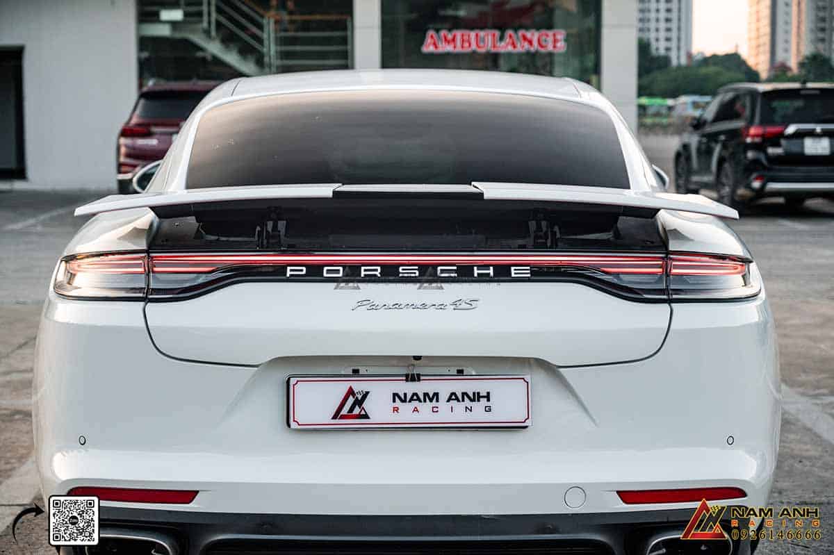 Đuôi xe Porsche Panamera