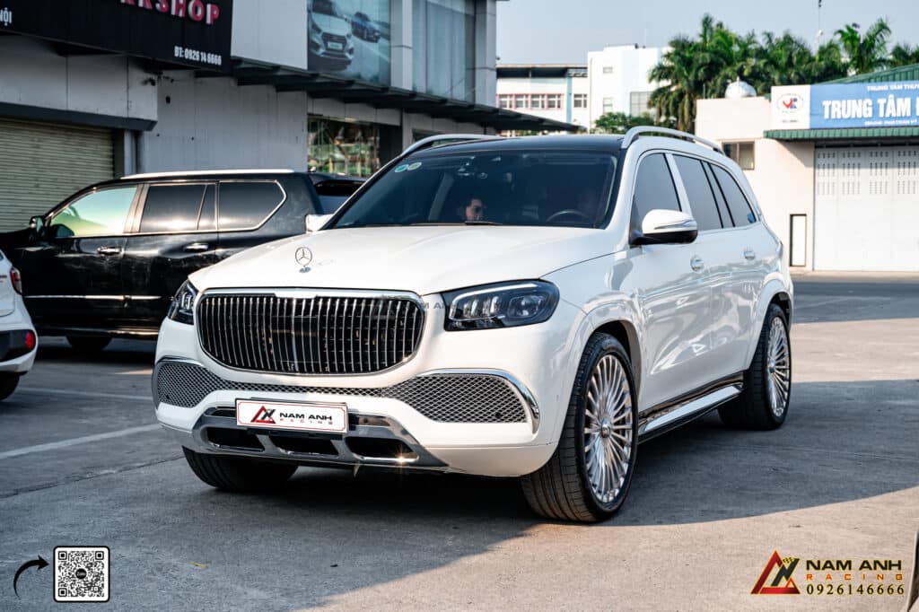 Trims Maybach màu Piano Black là điểm nhấn nổi bật, mang lại không gian nội thất đẳng cấp và tinh tế
