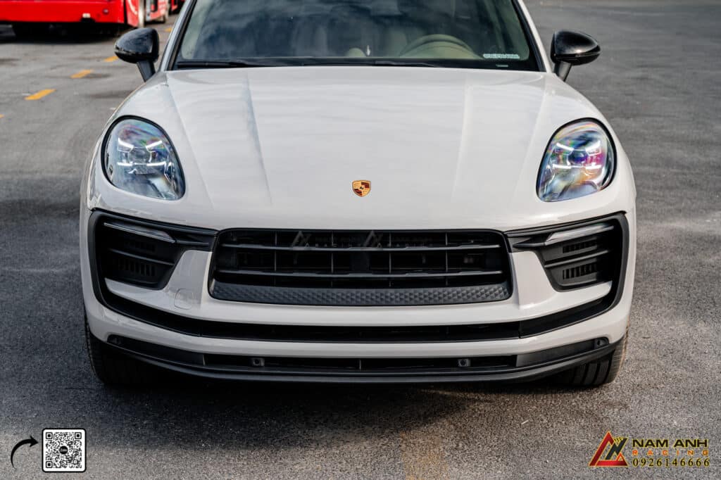 Đèn pha LED mới là một trong những điểm nhấn quan trọng khi nâng đời Porsche Macan