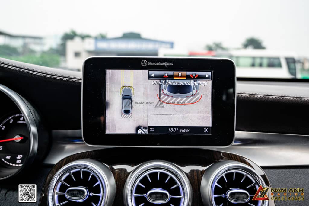 Hệ thống Camera 360 chính hãng cho Mercedes GLC 200 2018 không chỉ có khả năng hiển thị dưới dạng 2D mà còn hỗ trợ hiển thị 3D