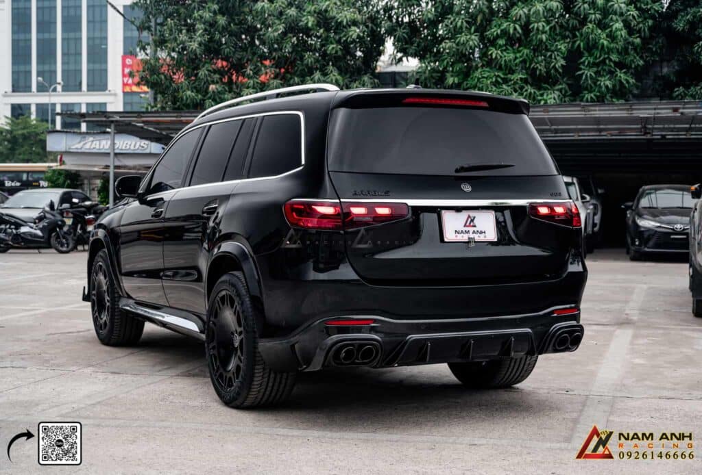 Cản sau Brabus tối ưu khí động học, giúp xe vận hành mượt mà hơn