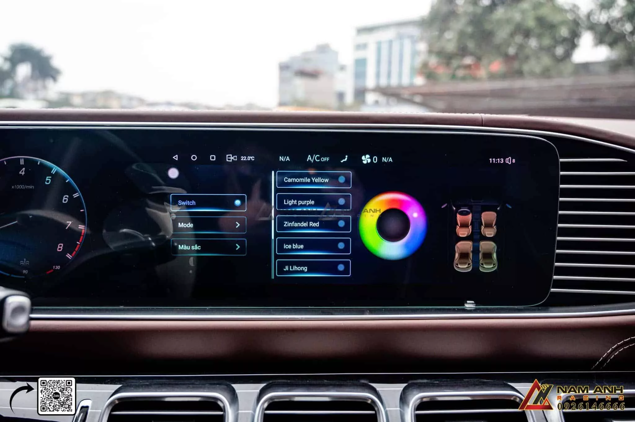 Màn hình trung tâm Mercedes GL400 hiển thị sắc nét, giao diện trực quan