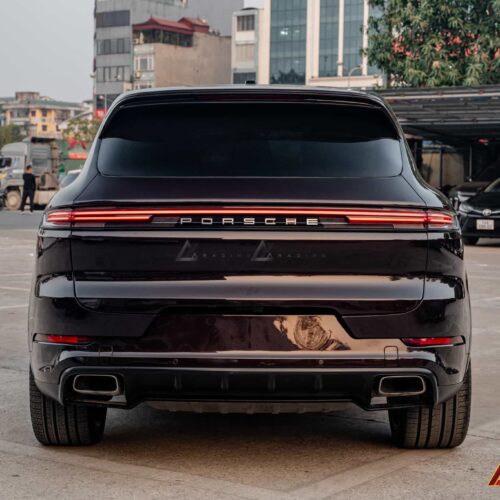 Cản sau kết hợp pô thể thao – âm thanh uy lực, dáng xe bề thế