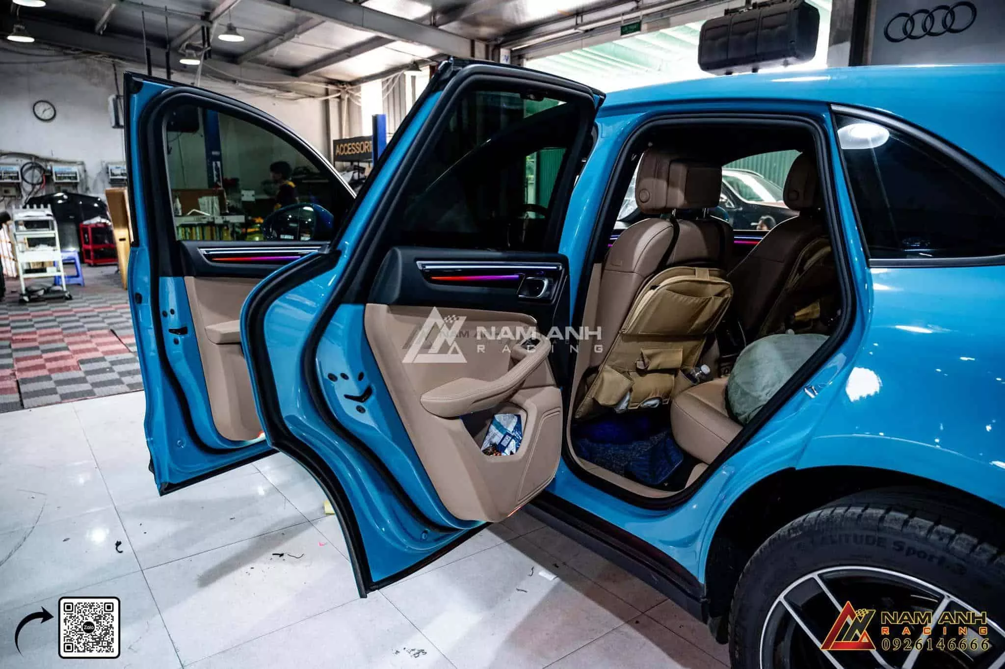 Bộ đèn LED nội thất cho Porsche Macan mang đến vẻ đẹp sang trọng