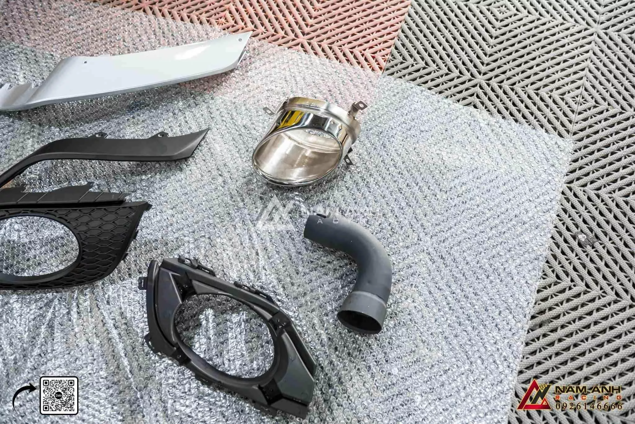 Nâng cấp ngoại thất Audi TT (06-14) với Bodykit RS độc đáo.