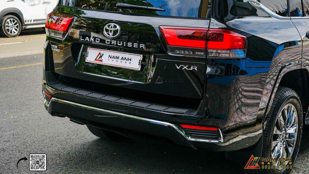 Ốp hông VX.R Toyota Land Cruiser LC 300 tăng vẻ bề thế và mạnh mẽ