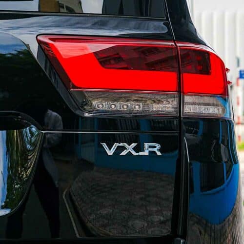 Ốp hông thể thao với chất liệu ABS cao cấp, bền bỉ theo thời gian