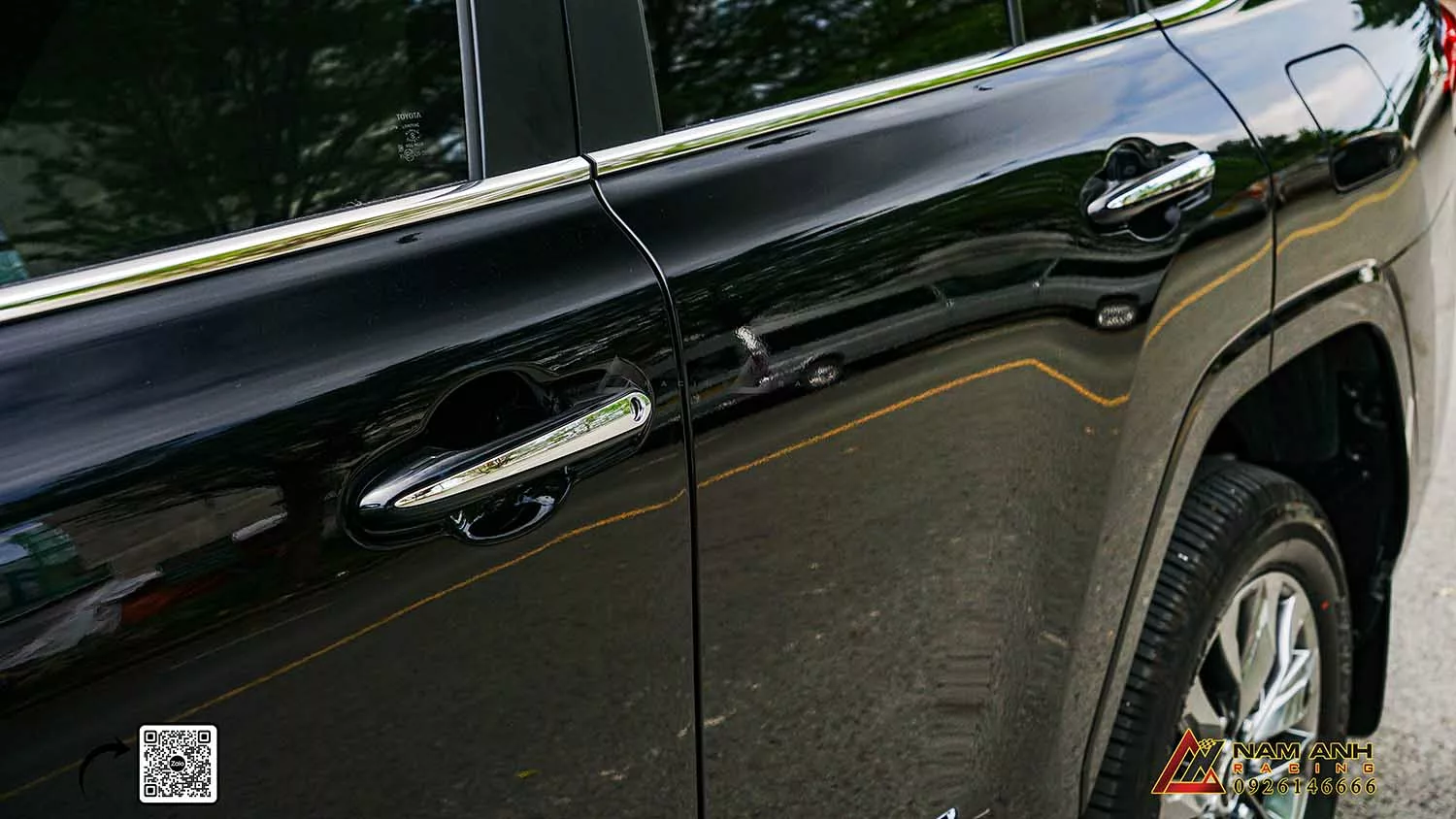 Tay nắm cửa xe Toyota Land Cruiser LC300