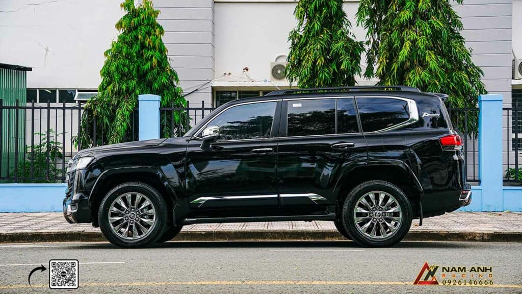 Toyota Land Cruiser LC 300 nâng cấp bodykit VX.R chính hãng