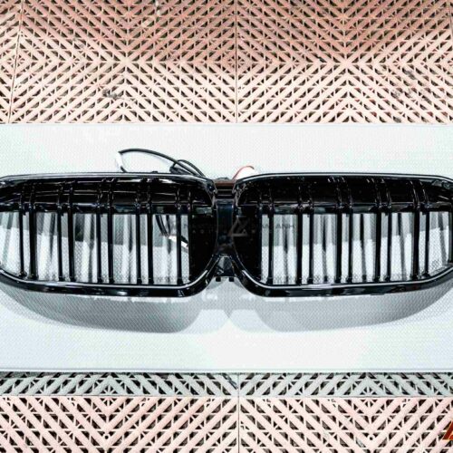 BMW 3-Series G20 đẹp hơn với ca-lăng LED phát sáng