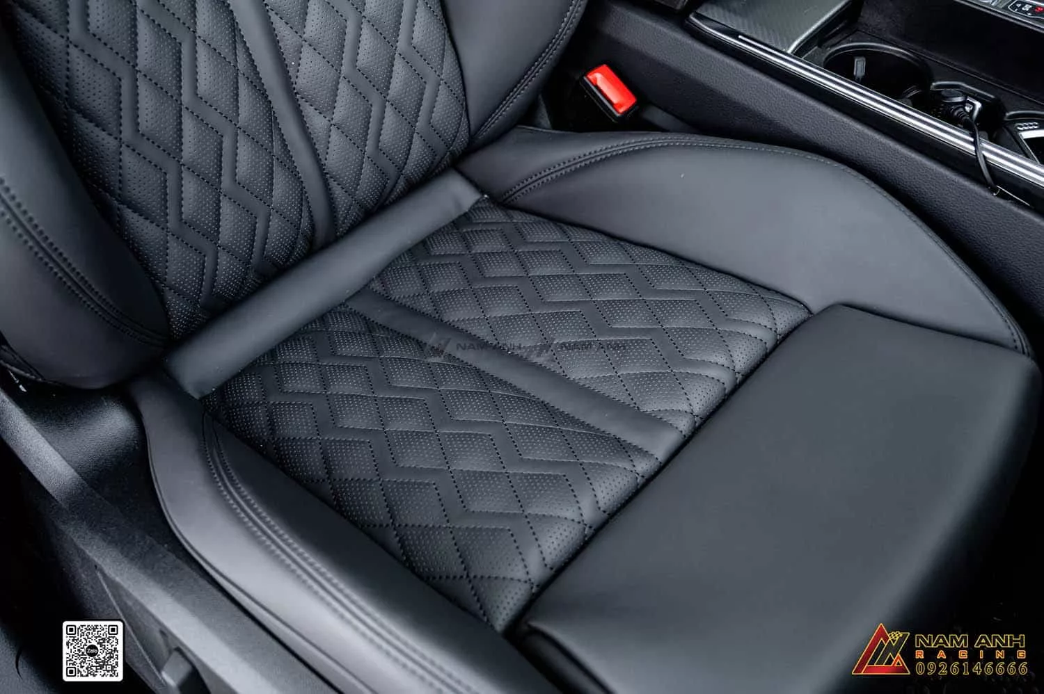 Ghế được trang bị hệ thống massage đa cấp độ