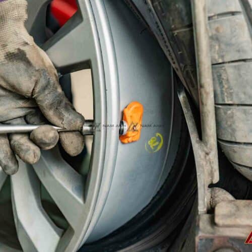 Cảnh báo sớm áp suất lốp không chuẩn cho Audi Q7 (20-25).