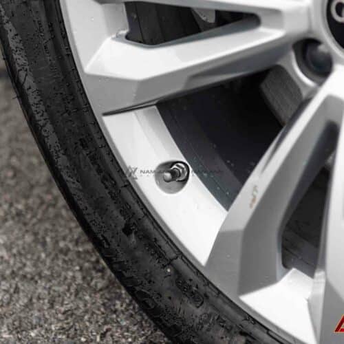 Cảnh báo khi áp suất lốp thấp trên Audi Q7 (2020-2025).