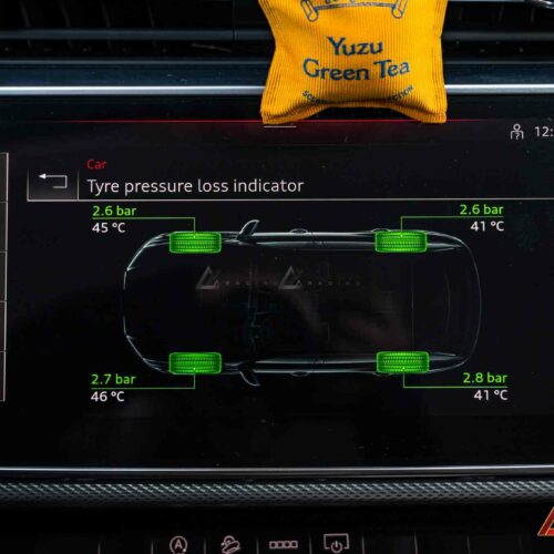 Hệ thống áp suất lốp Audi Q8 (19-24) bảo vệ lốp và tăng tuổi thọ cho xe.