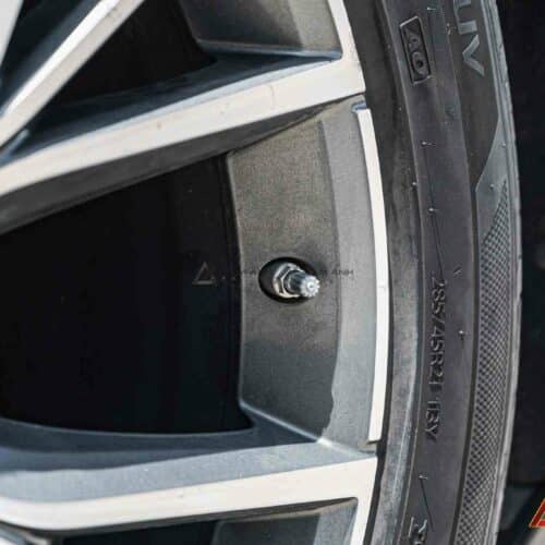 Cải thiện độ bám đường với hệ thống áp suất lốp Audi Q8 (19-24).