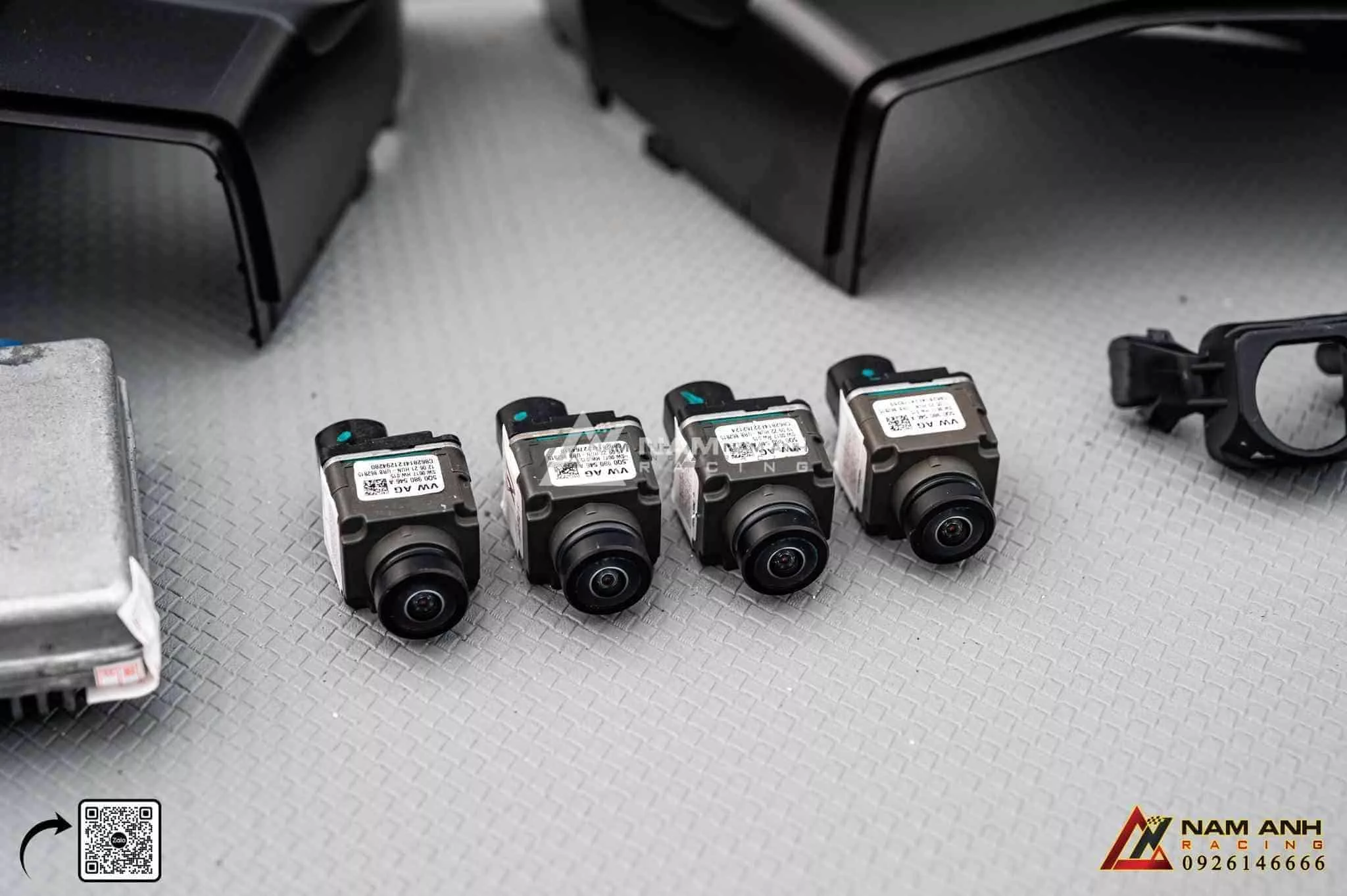 Quan sát toàn diện môi trường xung quanh xe với hệ thống camera 360 Audi Q7.