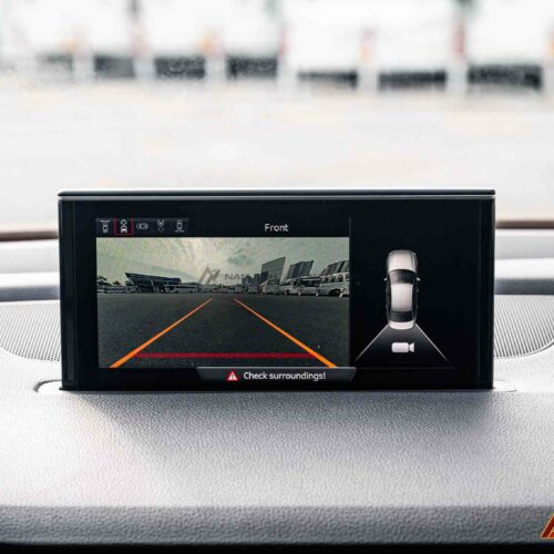 Dễ dàng điều khiển và quan sát qua màn hình hiển thị camera 360 Audi Q7 (16-19).
