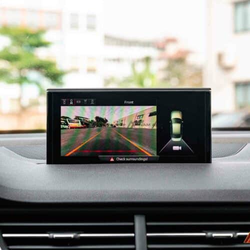Giúp tránh va chạm với hệ thống camera 360 trên Audi Q7 (16-19).