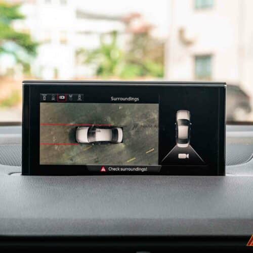 Tính năng camera 360 cung cấp hình ảnh rõ nét và chính xác cho người lái xe.