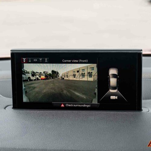 Trải nghiệm lái xe an toàn và dễ dàng với hệ thống camera 360 Audi Q7.