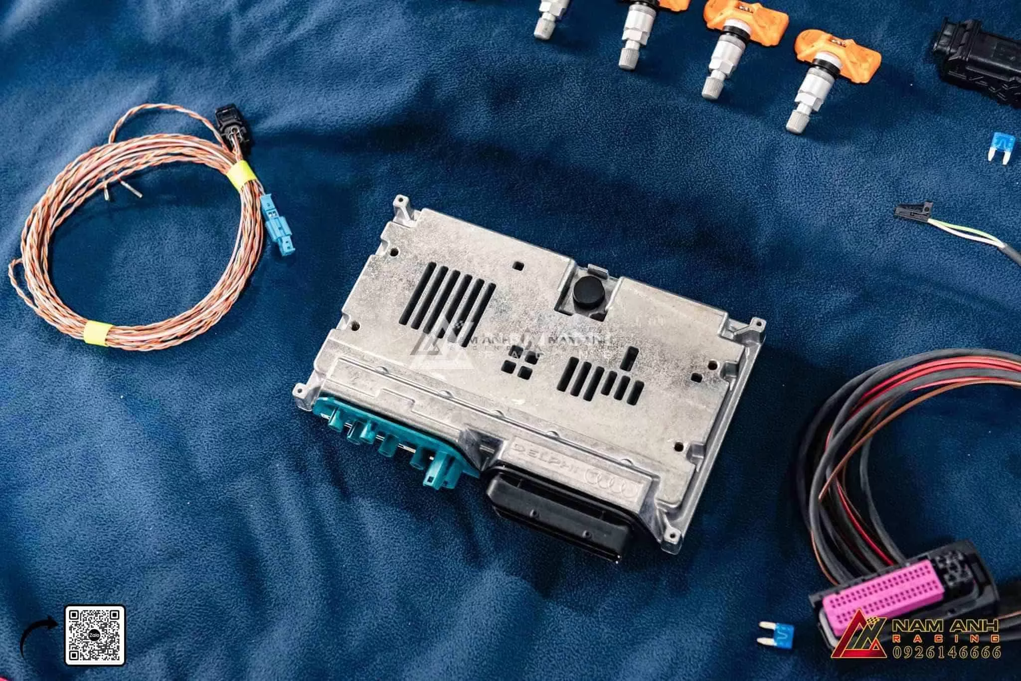 Hệ thống camera 360 giúp đỗ xe chính xác cho Audi Q7 (20-25).