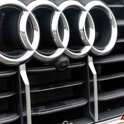 Camera 360 giúp dễ dàng nhận diện vật cản xung quanh Audi Q7 (20-25).