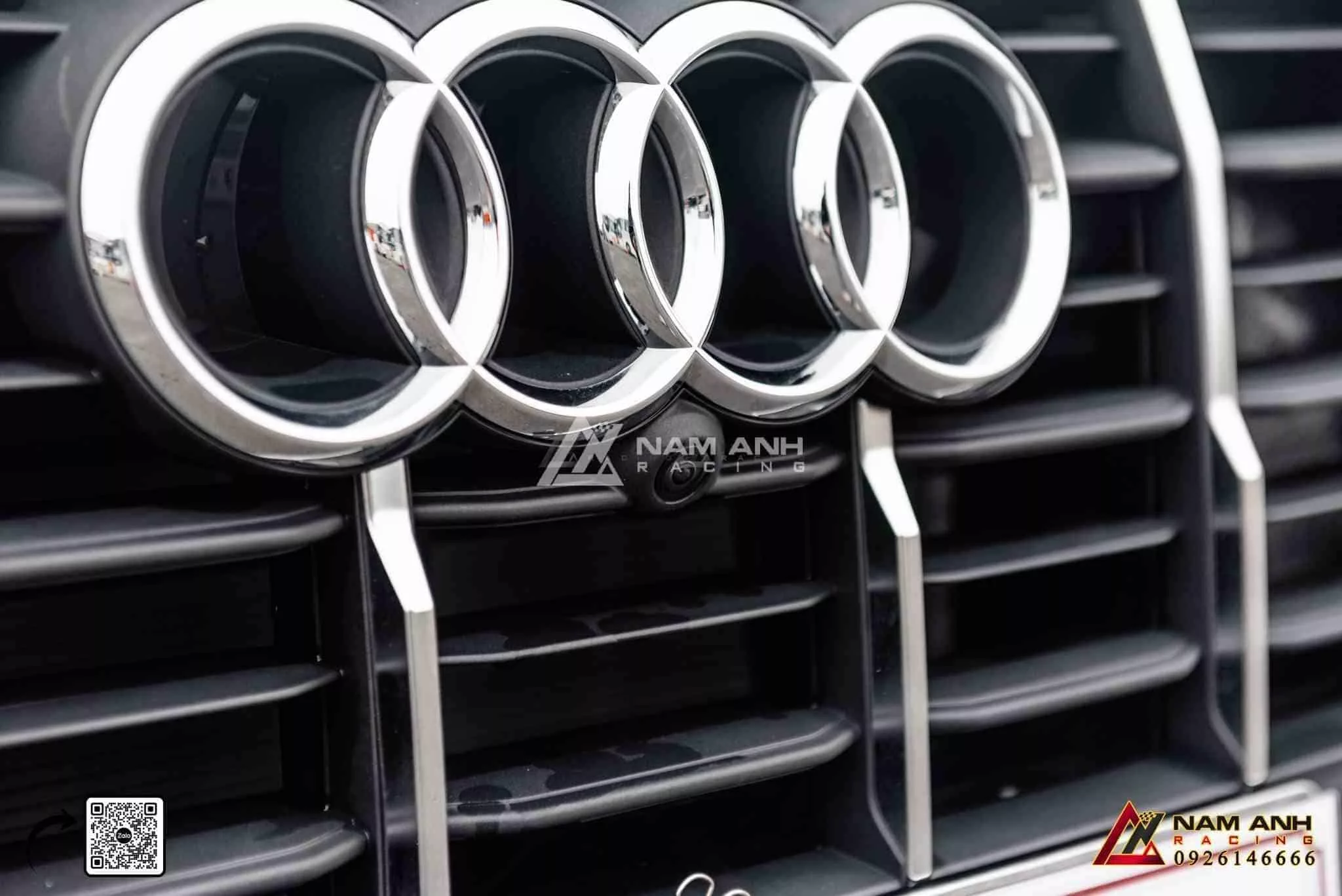 Camera 360 giúp dễ dàng nhận diện vật cản xung quanh Audi Q7 (20-25).