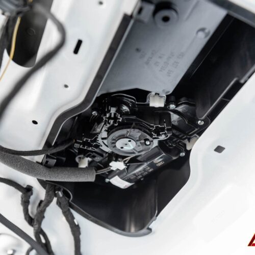 Cảm biến chống kẹt bảo vệ an toàn khi đóng/mở cốp.