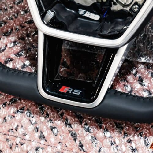 Tạo điểm nhấn thể thao cho nội thất Audi A7 với vô lăng RS7.