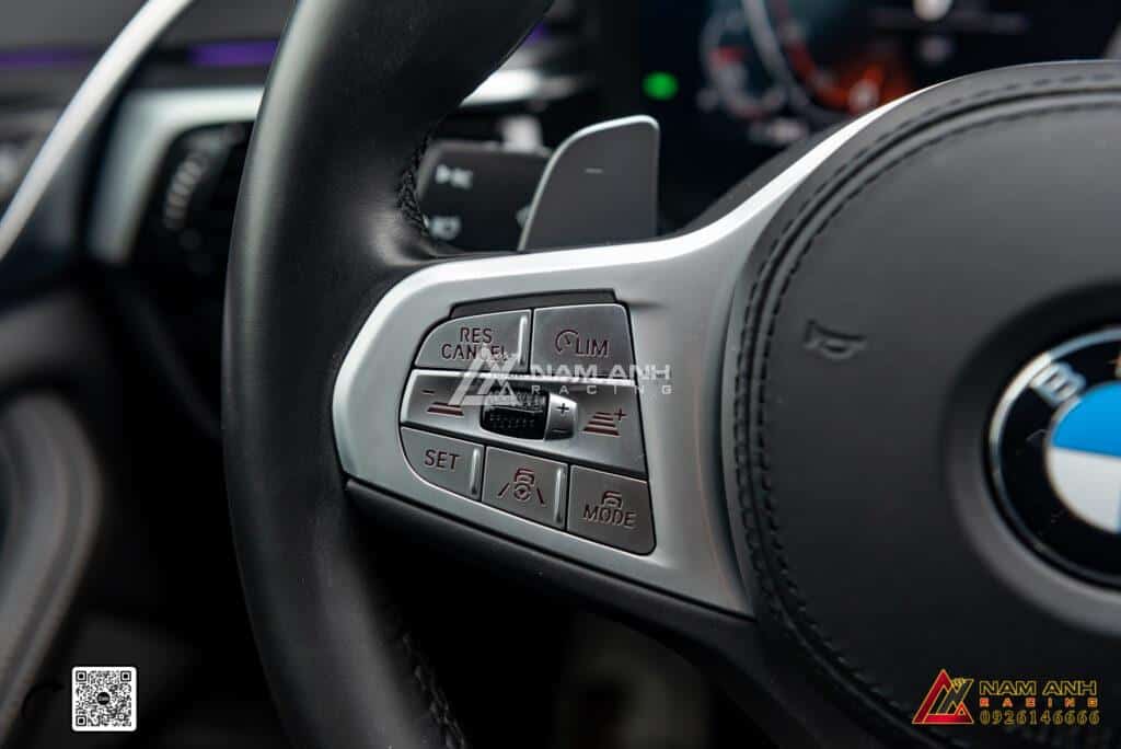 Hệ Thống ACC Pro (BMW Driving Assistant Professional) Cho BMW 5-Series G30 LCI là tính năng phanh tự động.