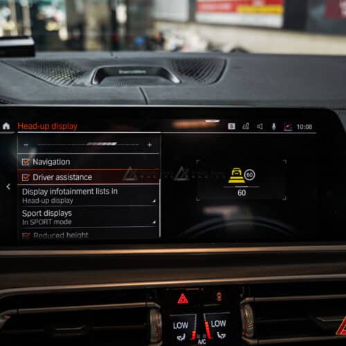 Hệ Thống HUD Cho BMW X5 G05 gồm các tính năng chính
