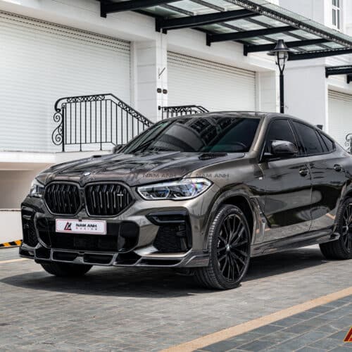 Tạo điểm nhấn nổi bật cho chiếc xe với phong cách thể thao và sang trọng