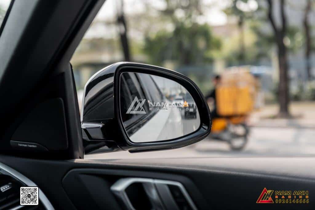 Tính năng duy trì làn đường và cảnh báo va chạm